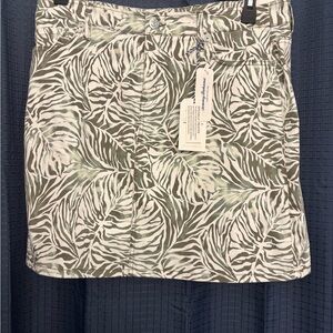 NEW! Tommy Bahama Green and White skirt